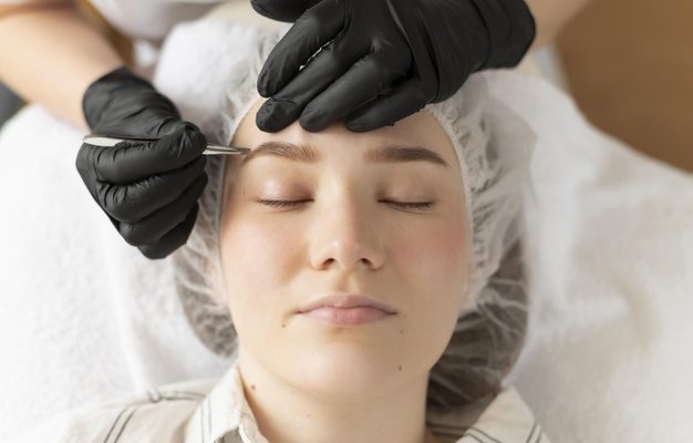 microblading eyebrows classes
